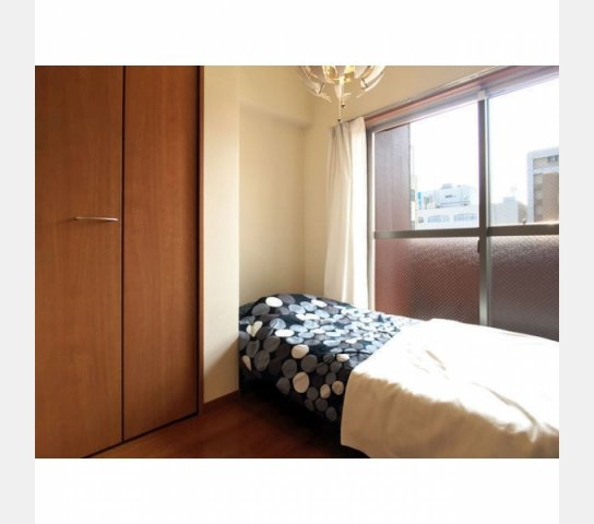 【洋室】 | ADONIS COURT | ゆったりした洋室です