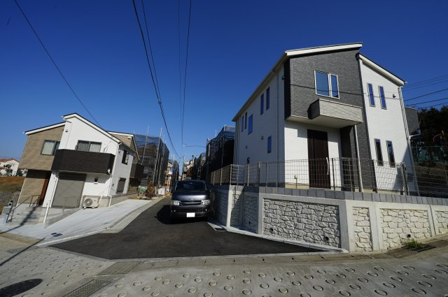 緑に囲まれた空間で快適生活。全棟LDK１８帖以上♪保土ヶ谷区仏向町　全７棟新築戸建ての外観