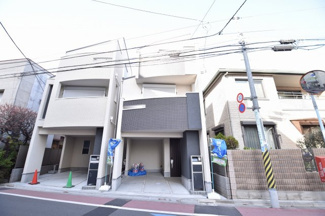 【外観】 | ミセスに優しい、使い勝手の良いL字型キッチンが魅力の家