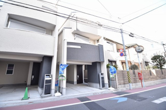 【外観】 | 現地見学や資料請求などお気軽にお問合わせ下さい
周辺環境とあわせて現地ご案内致します。