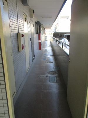 【その他共用部分】 | リバーパーク古川 | １階共用廊下