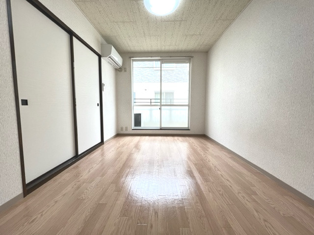 さかえコーポの居間・リビング