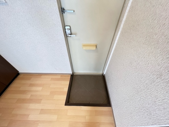 さかえコーポの玄関