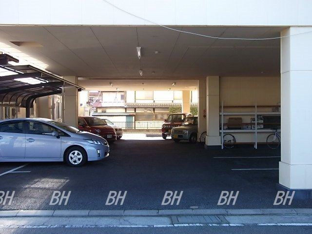 【駐車場】 | カーサグラシアス | 『カーサグラシアス 』