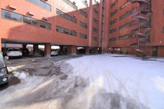 【駐車場】 | 敷地内の駐車場も現在空きがございます。