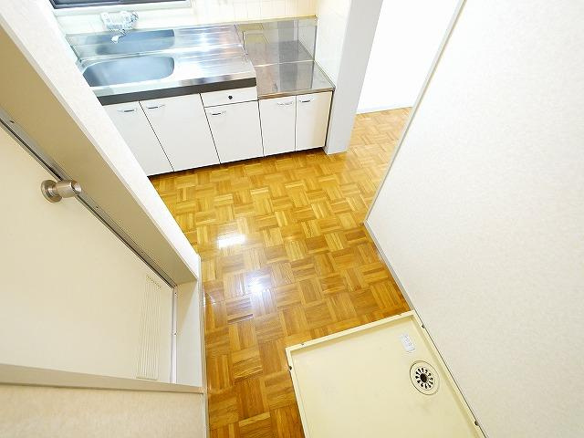 シャーウッドの設備|洗濯パンが置いています。