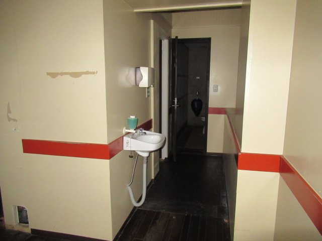 小性町貸店舗（缶詰バー跡）の内装