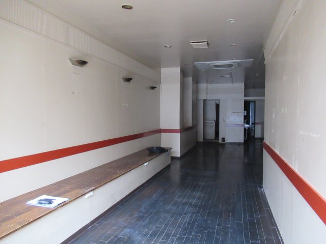 小性町貸店舗（缶詰バー跡）の内装