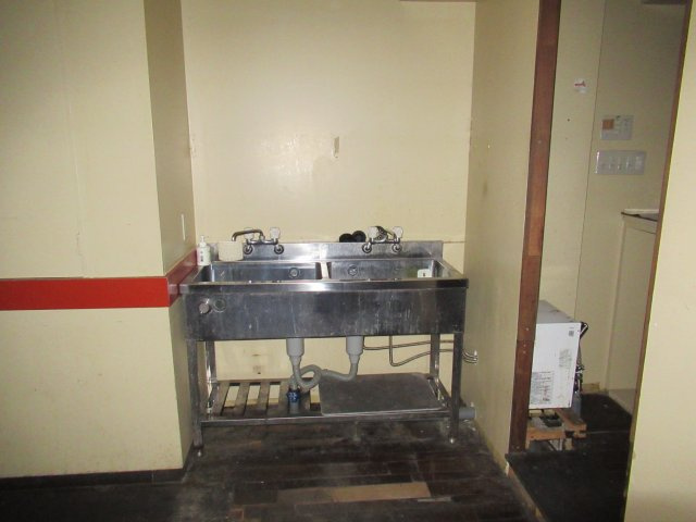 小性町貸店舗（缶詰バー跡）の内装