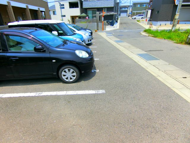 ティカーベルRSの駐車場