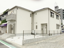 横須賀市根岸町３丁目のアパートの外観