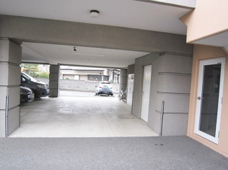 【駐車場】 | いつでも目の届く敷地内に駐車場があります♪荷物がかさばりがちなお買物にも、敷地内駐車場があると便利ですよね☆