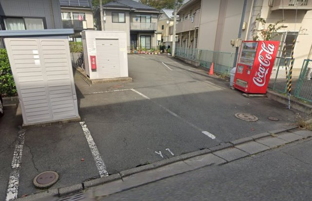 ディアス八桜Aの駐車場