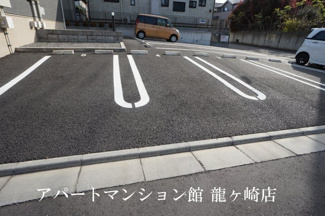 【駐車場】