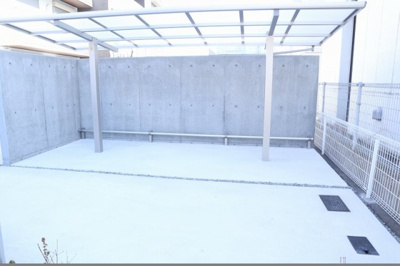 【その他共用部分】 | エスポワール【SHM】 | 屋根付きの駐輪場で雨が降っても大切な自転車が濡れなくてすみますね♪荷物が重いときに自転車があれば助かりますね！