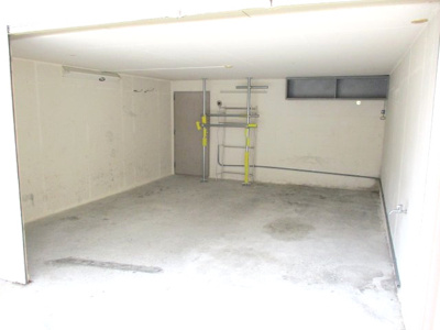 【駐車場】 | 兵庫区鵯越町　中古戸建 | 趣味でバイクが好きな方にもぴったり。