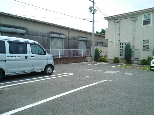 プラシードアロッジオの駐車場