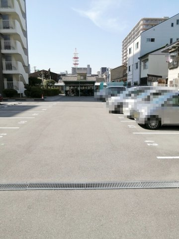 すみれ橋第一コーポ 2号棟の駐車場