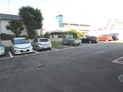 【駐車場】 | グリーンコーポ鶴見 | 平置駐車場です。