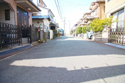 【前面道路含む現地写真】 | 城陽市平川浜道裏　中古戸建
