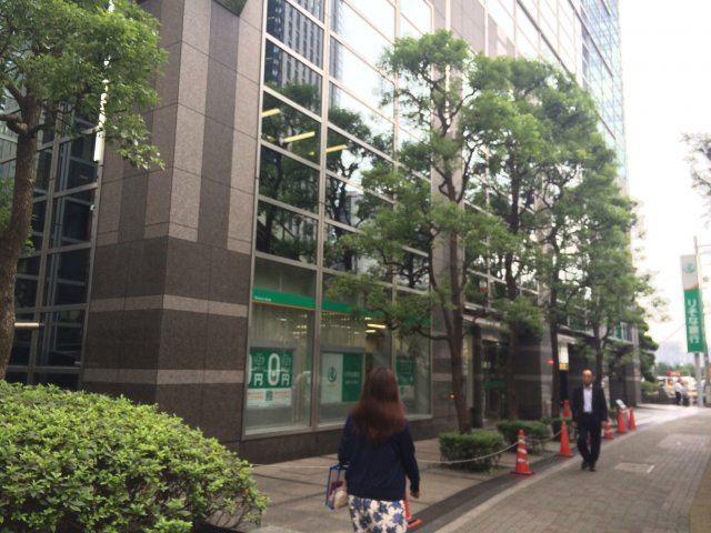 パークウエストビルの周辺