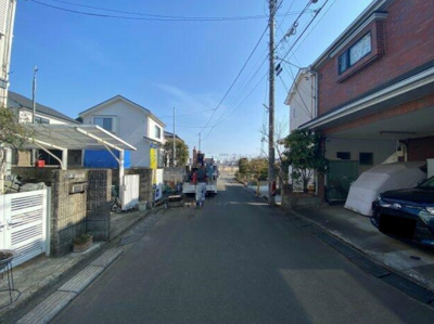 【前面道路含む現地写真】 | 東村山恩多町3期 | 南東側幅員5ｍ私道