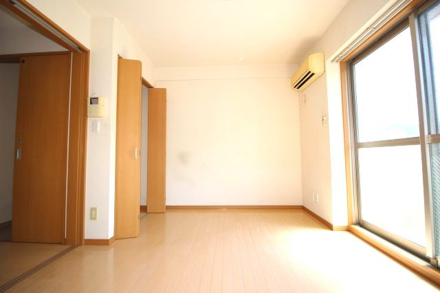 オレオール池の洋室|きれいな洋室です