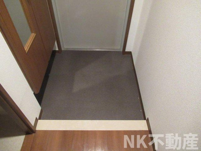 【玄関】 | ヌカタコルンウエスト（額田賃貸） | 落ち着いた玄関です