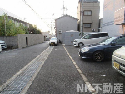 【駐車場】 | ヌカタコルンウエスト（額田賃貸） | 駐車場があるので、車を買う予定の方も安心です