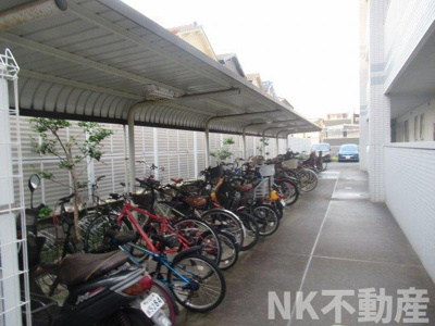 【その他共用部分】 | ヌカタコルンウエスト（額田賃貸） | 駐輪場です