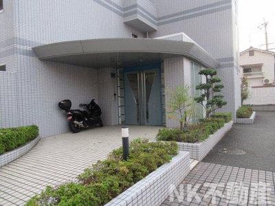 【エントランス】 | ヌカタコルンウエスト（額田賃貸） | 毎日通るエントランスはこのようになっています