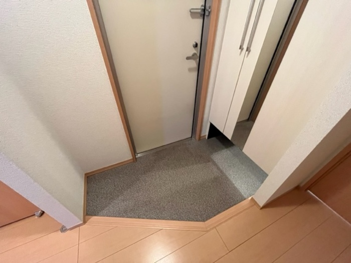 ソシア・ポレポレの玄関