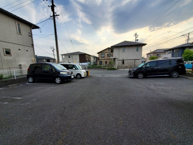 ペジーブルメゾンの駐車場