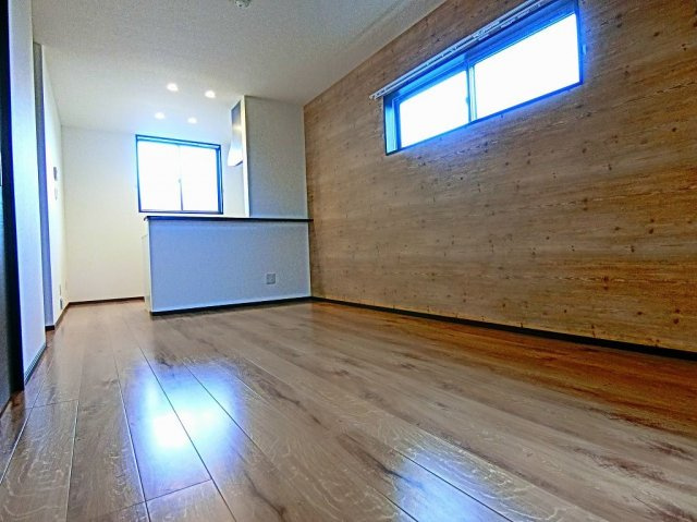 ａｔ．ｓｏｕｔｈ（エイティ・サウス）【10,000円キャッシュバック対象物件】の居間・リビング|こちらのリビングで趣味の時間をお楽しみください