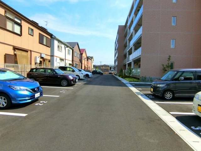 サニープレイス大野芝の駐車場