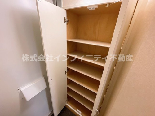 レオパレスlacasa エアコン ２４時間緊急通報システム バストイレ別 家具 家電付 敷地内ごみ置き場 大東市の賃貸をお探しならインフィニティ不動産