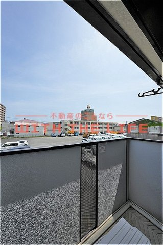 アムール東櫛原【10,000円キャッシュバック対象物件】のバルコニー|暖かな日差しのふりそそぐバルコニー