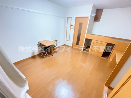 レオパレスビアンコ バストイレ別 駐輪場 クッションフロア 通風良好 敷金不要 大東市の賃貸をお探しならインフィニティ不動産