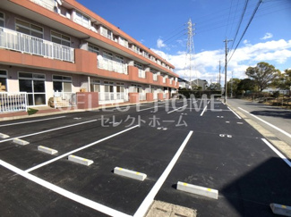 【駐車場】 | 駐車場に車を止められます