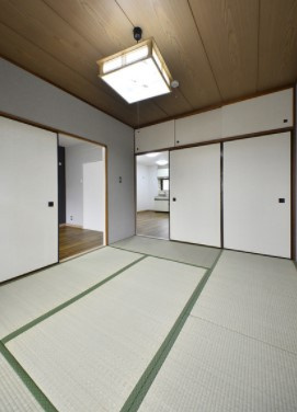 レオドール府中の和室