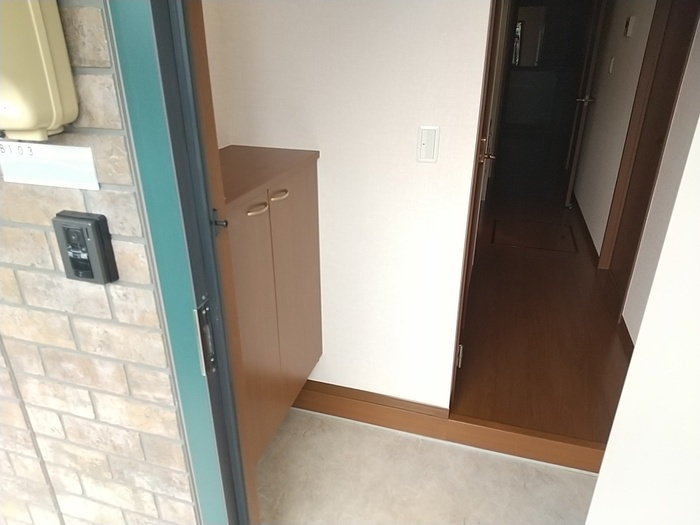 ヴァンヴェールBの玄関