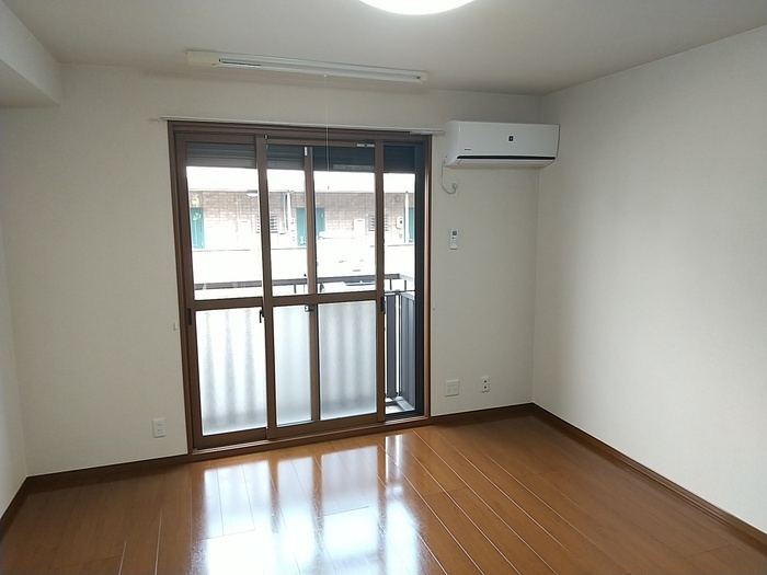 ヴァンヴェールBの居間・リビング