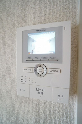 【セキュリティ】 | アムールシャトーA【SHM】 | 防犯対策に有効なカメラ付きインターホン！突然の来客にもバッチリ対応できちゃいます☆