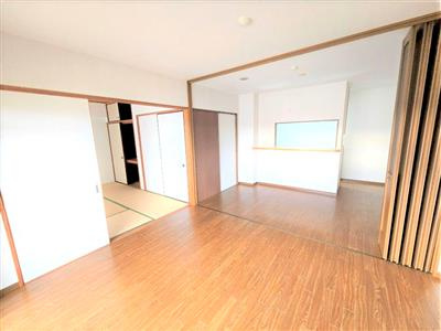 【居間・リビング】 | 【即日案内可能】現地待ち合わせでも対応可能です。お部屋を気に入って頂ければ、当社特別価格をご提示しますので是非ご検討下さい♪