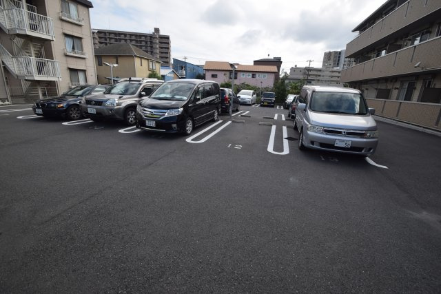エクセル西船橋Ⅱの駐車場|敷地内駐車場