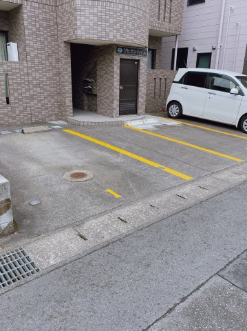 【駐車場】