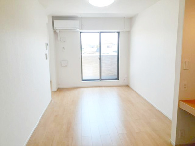 【居間・リビング】 | デーアⅡ | エアコン２台、全室照明、カウンターデスク付き！