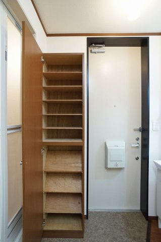 【収納】 | サクラソウ戸田 | 天井高のシューズクローゼットです。