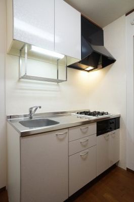 【キッチン】 | サクラソウ戸田 | 2口ガスコンロ付きのシステムキッチンです。