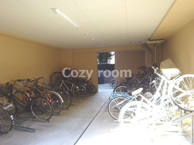 【その他共用部分】 | サムティ江坂JuReve | 駐輪場もあります。